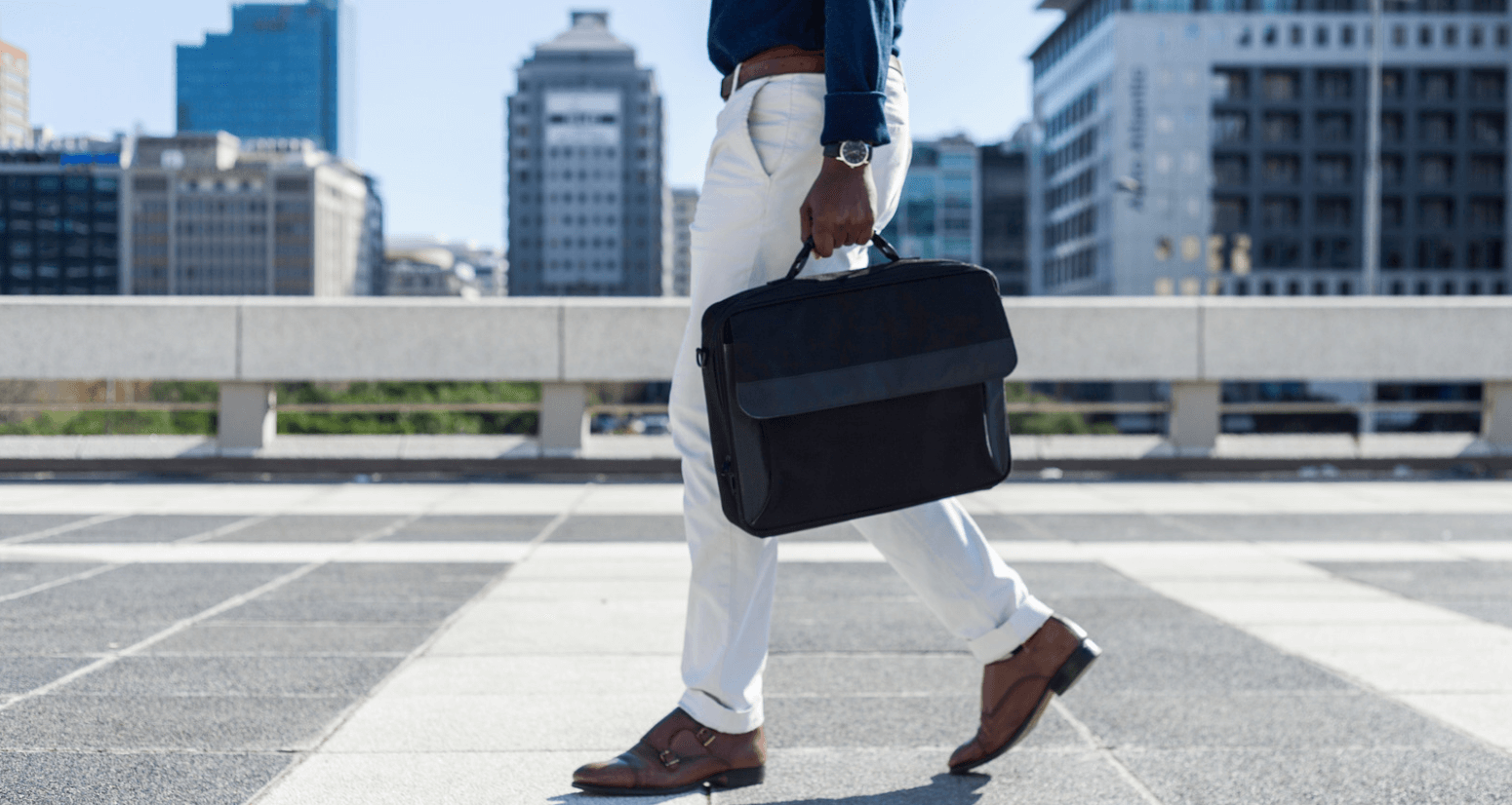 Ontdek de Beste Kleuren en Stijlen voor Laptoptassen in 2023
