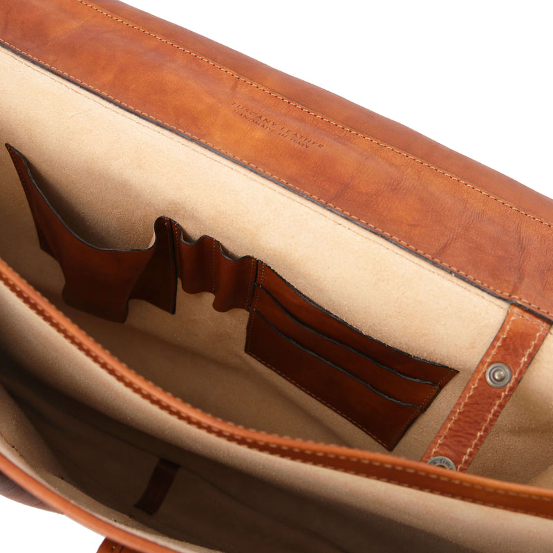 Tuscany Leather leren messenger bag TL classic TL142073 cognac binnenvakken